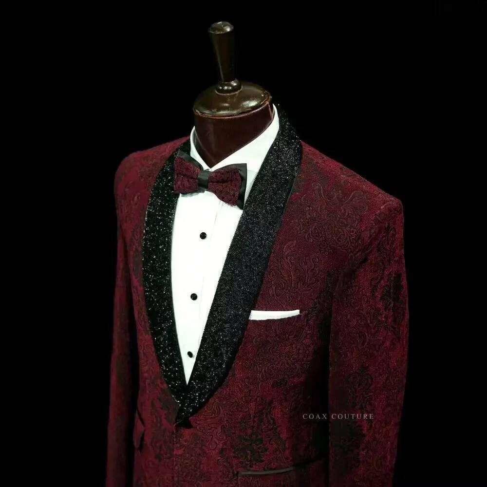 ชุดสูทผู้ชายสีแดงเข้มแบบเป็นทา - Men Formal Wear Red บทวิจารณ์และราคา